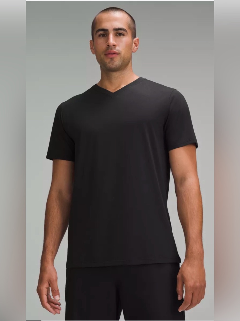 Lululemon Men's XL V-Neck Short Sleeve Shirt - Grey